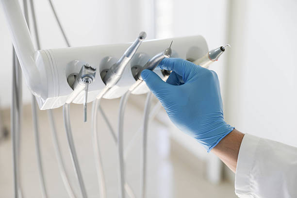 Professional Emergency Dentist technician working in Sycamore, IL